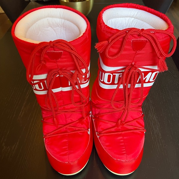 Moon Boot Red Ankle Boots - Picture 1 of 14